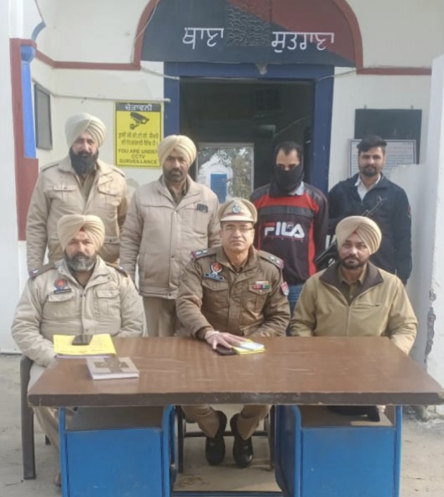 कार से 1.80 लाख रुपये चोरी का मामला सुलझा, दो गिरफ्तार